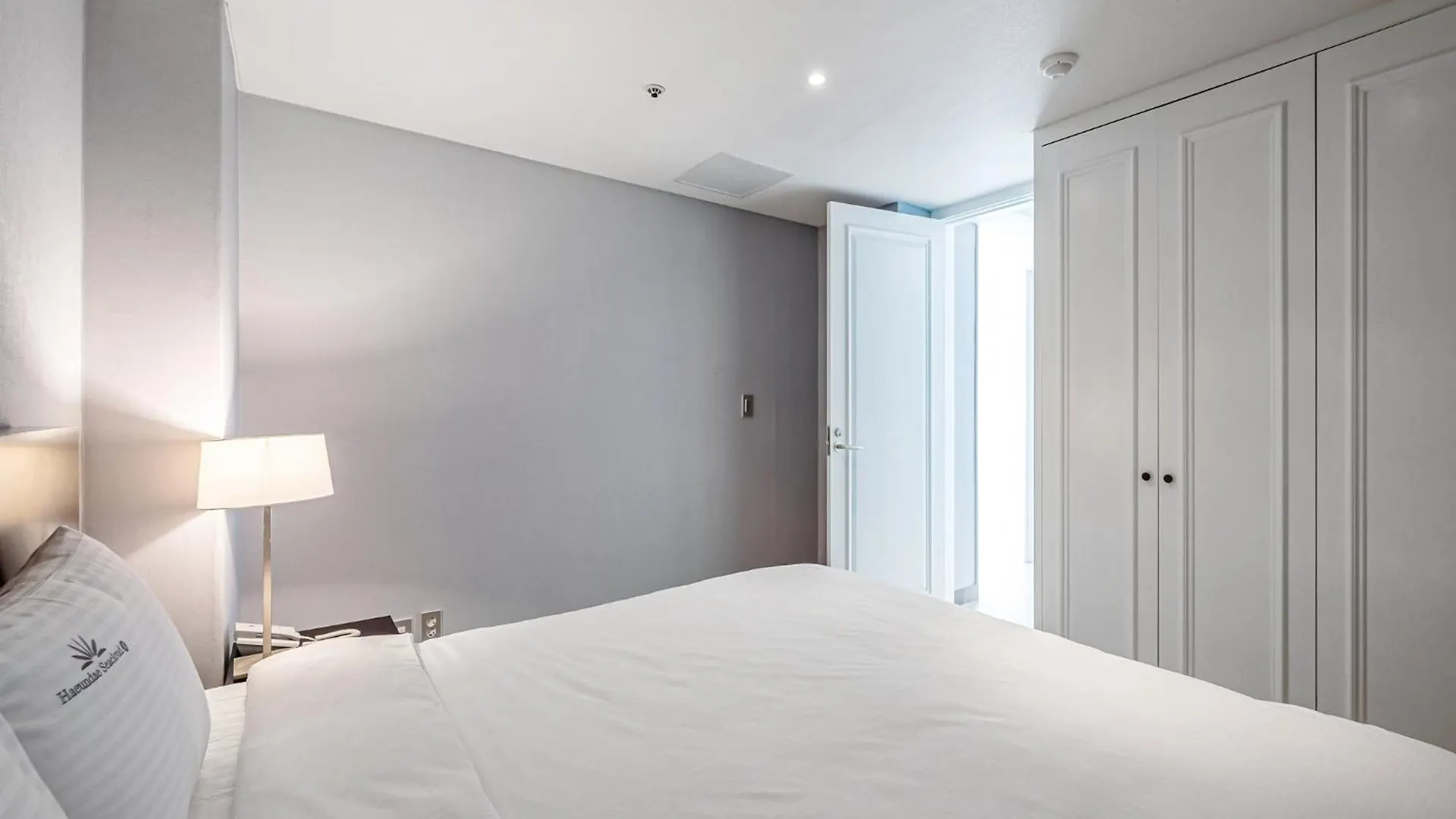 Haeundae Seacloud Hotel Residence Busan 2*,  South Korea