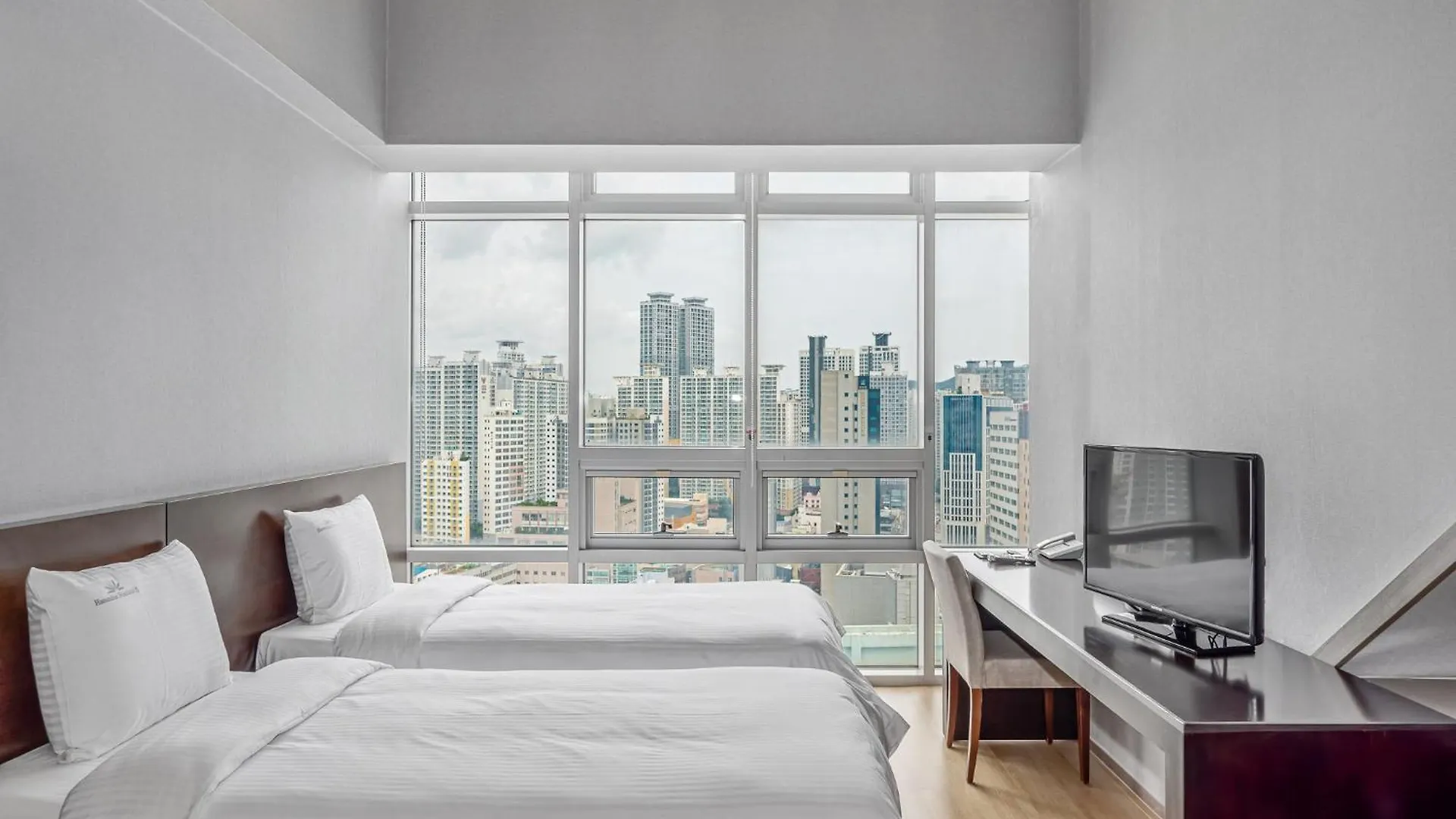 Haeundae Seacloud Hotel Residence Busan 2*,  South Korea
