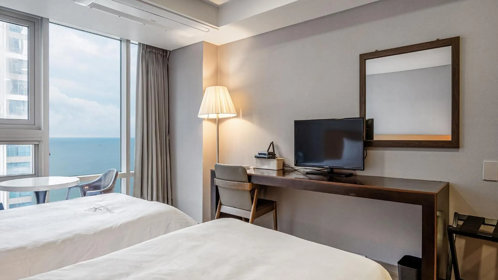 Haeundae Seacloud Hotel Residence Busan