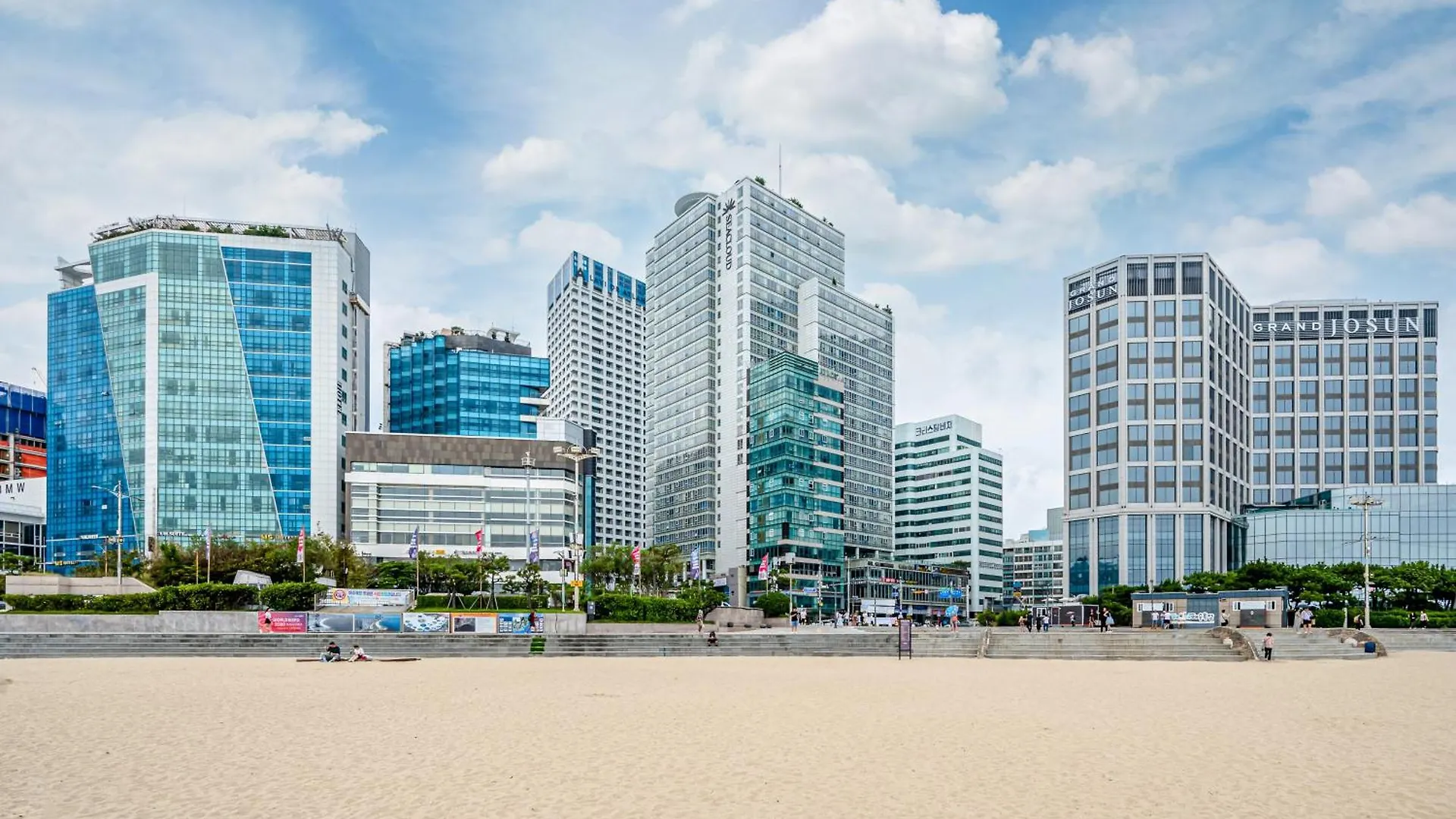 Haeundae Seacloud Hotel Residence Busan 2*,