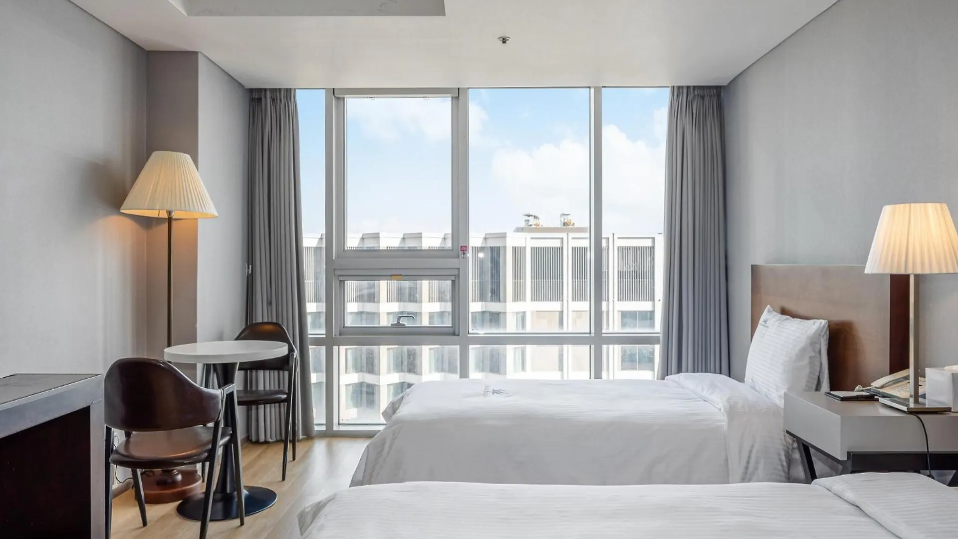 Haeundae Seacloud Hotel Residence Busan 2*,  South Korea